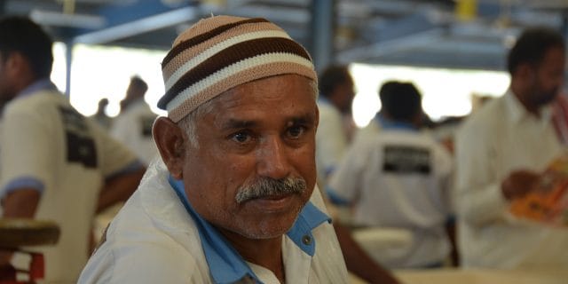 دبئی میں پاکستانی ورکر نے دل جیت لئے،مقامی اخبار کا ماہانہ اعزاز یہ دینے کااعلان