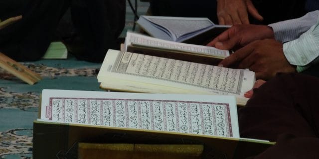سعودی عرب میں گونگے بہرے بچے قرآن سیکھنے لگے