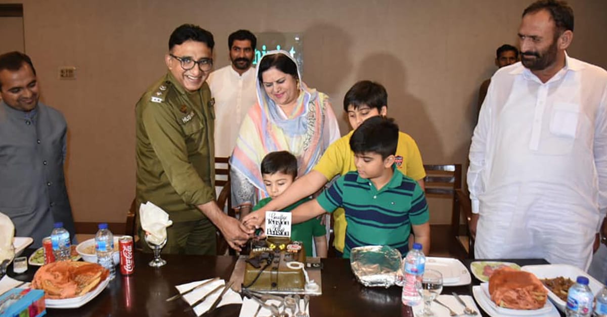 چنیوٹ:ریٹائرمنٹ کے موقع پر ایس پی انوسٹی گیشن ,ہیڈ کانسٹیبل اور کانسٹیبل کے اعزاز میں الوداعی تقریب