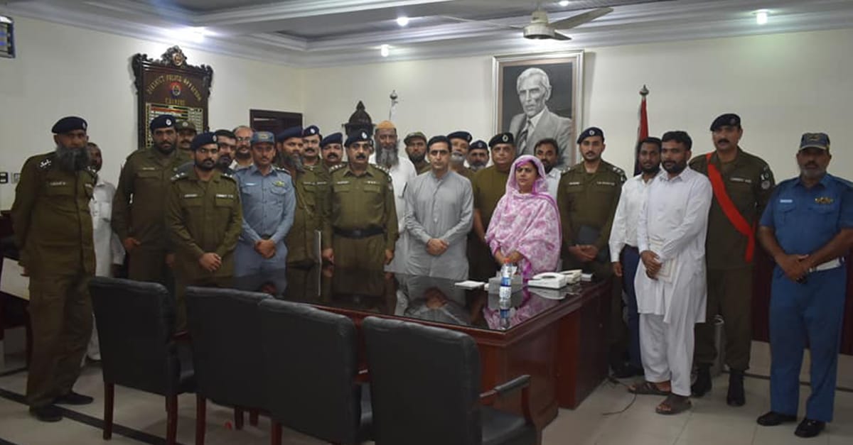 ڈی پی او چنیوٹ محمد انور کھیتران نے تبادلہ کے بعد اپنے عہدے کا چارج چھوڑ دیا