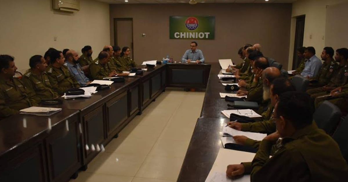 ڈی پی او چنیوٹ کی کرائم میٹنگ، عورتوں،بچوں،خواجہ سراؤں اور اقلیتو ں کے مسائل کو ترجیحی بنیادوں پر حل کیا جائے