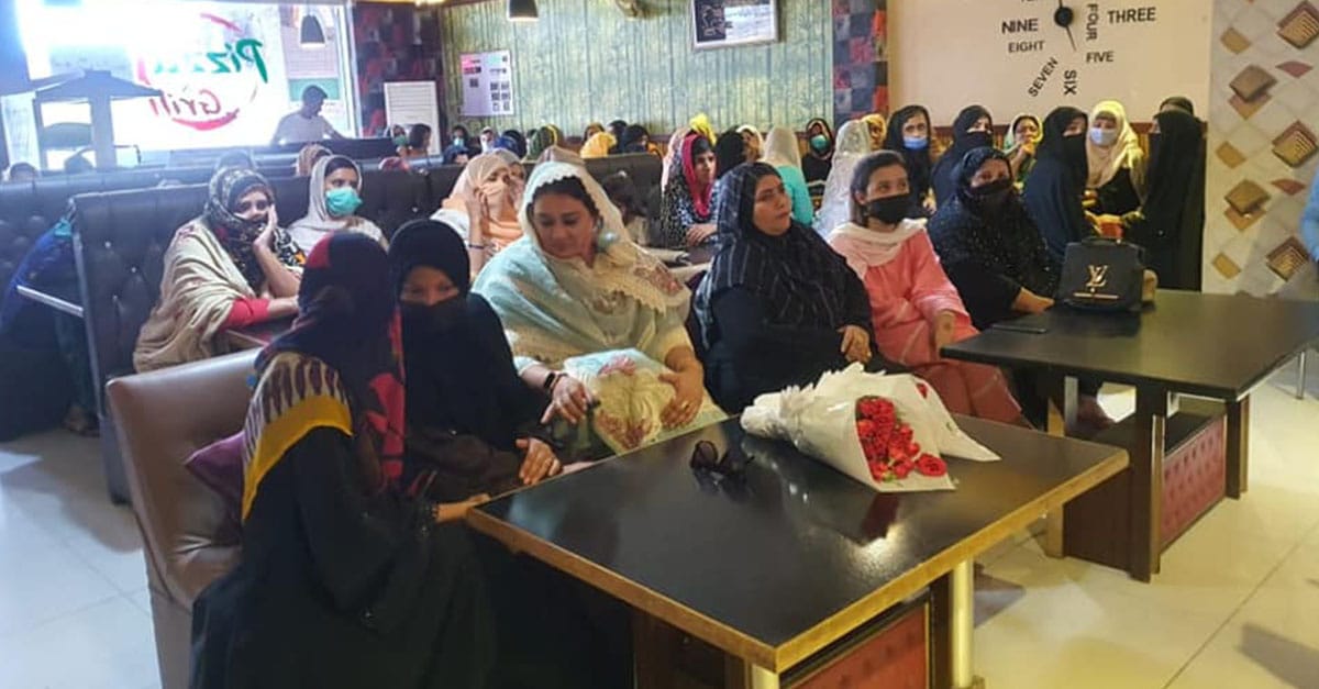 چنیوٹ میں خواتین کی بڑی تعداد نے تحریک انصاف میں شمولیت اختیار کرلی