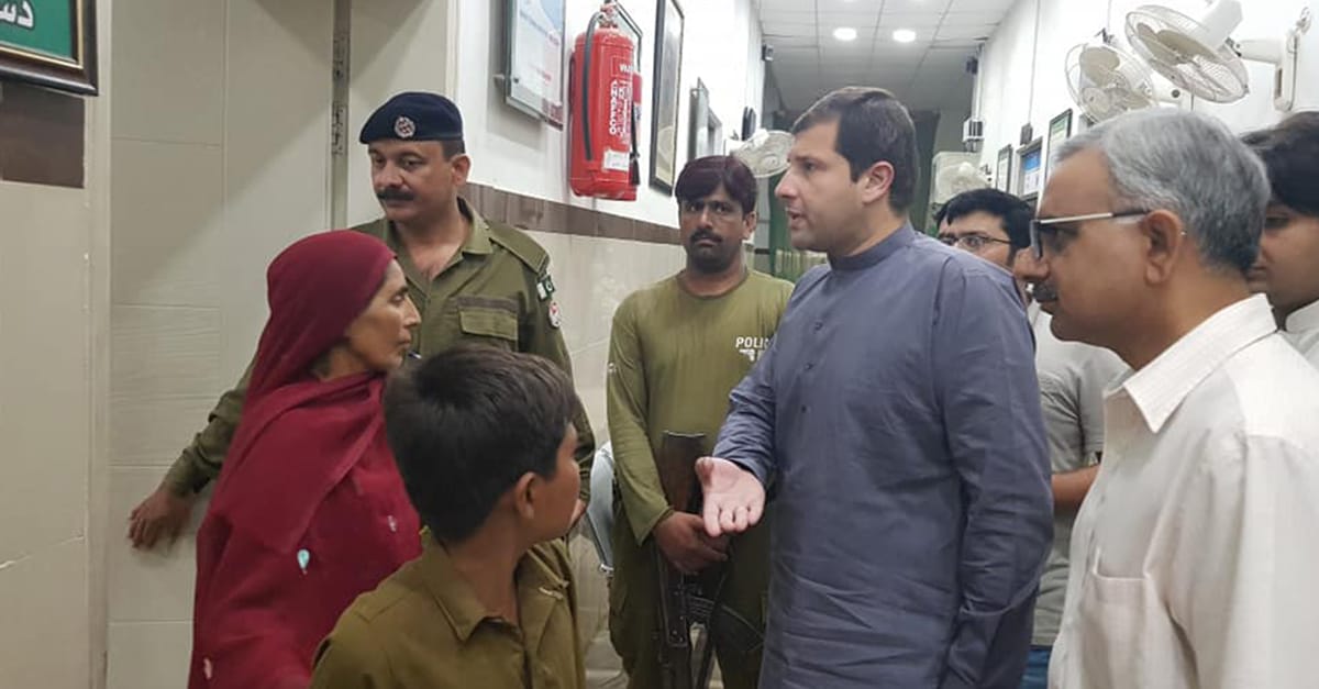 ڈپٹی کمشنر چنیوٹ محمد خضر افضال چوہدری کا ڈی ایچ کیو ہسپتال کا سرپرائز وز