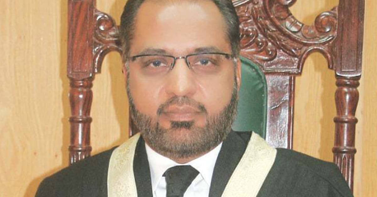عہدے سے ہٹائے جانے کے نوٹیفیکیشن کے بعد جسٹس شوکت عزیز صدیقی کا رد عمل سامنے آگیا