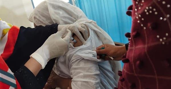 چنیوٹ میں کرونا ویکسین 60 سال سے زائد عمر کے بزرگوں کو لگائی جانے لگی
