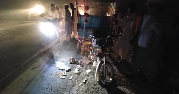 چنیوٹ روڈ زیرو پوائنٹ ہائی ایس، رکشہ اور موٹر سائیکل میں تصادم