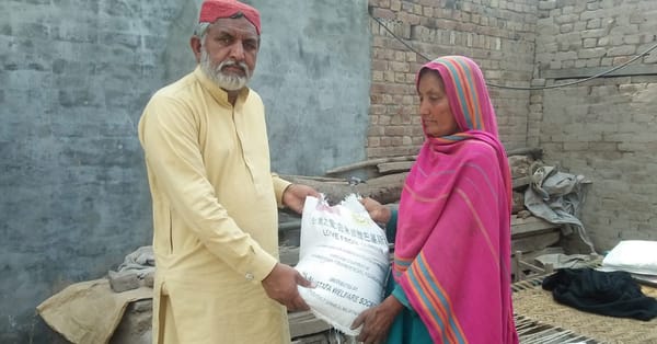 ویلفئر سوسائٹی کے زیر اہتمام چناب نگر کے علاقہ چھنی قریشیاں میں راشن تقسیم کی تقریب کا انعقاد
