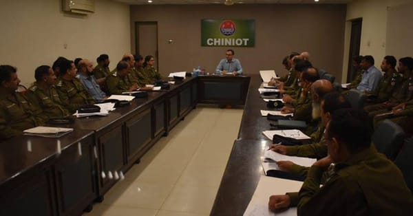 ڈی پی او چنیوٹ کی کرائم میٹنگ، عورتوں،بچوں،خواجہ سراؤں اور اقلیتو ں کے مسائل کو ترجیحی بنیادوں پر حل کیا جائے