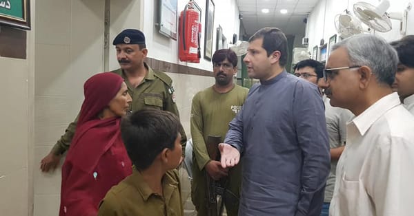 ڈپٹی کمشنر چنیوٹ محمد خضر افضال چوہدری کا ڈی ایچ کیو ہسپتال کا سرپرائز وز