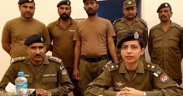100کلو افیون،47کلو چرس برآمد،1ملزم گرفتار،اے ایس پی چناب نگرمیڈم بشریٰ جمیل کی پریس کانفرنس